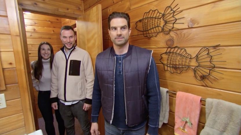 Scott McGillivray surveys a vacation home in need of upgrades on "Vacation House Rules."